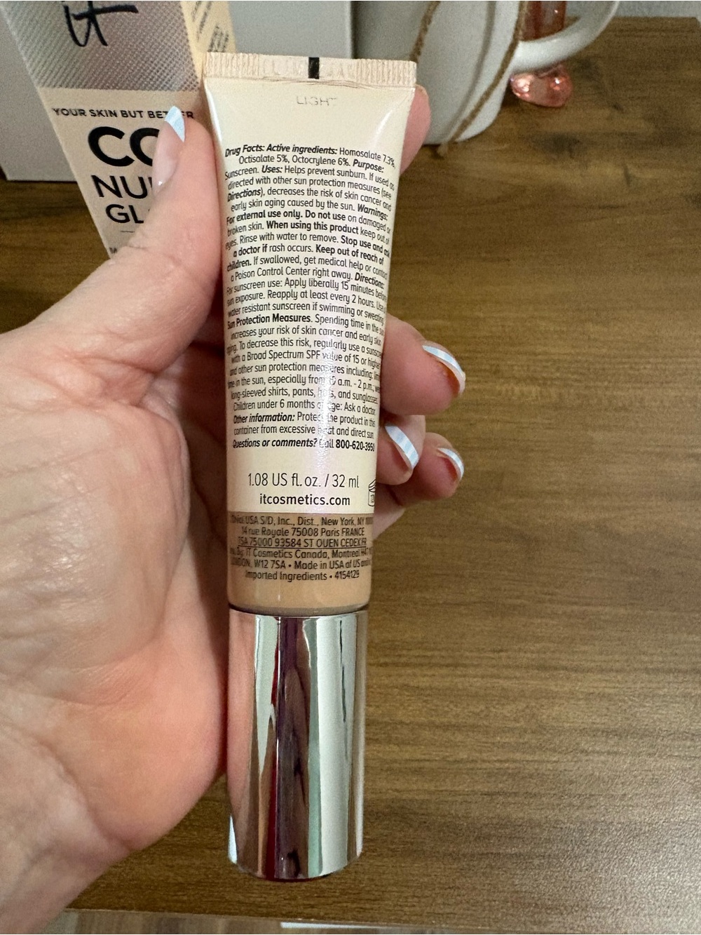 IT Cosmetics CC+ Nude Glow Foundation + Glow SPF 40- Light and Makeup Bag Bundle - Picture 8 of 16